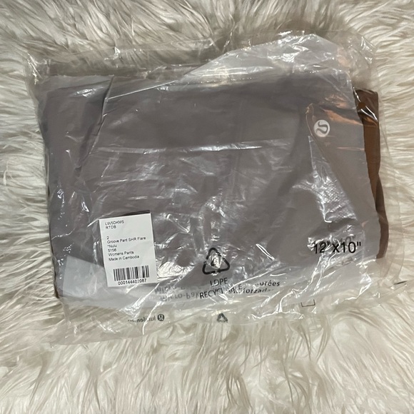 lululemon groove pant 🤎 - Picture 2 of 5